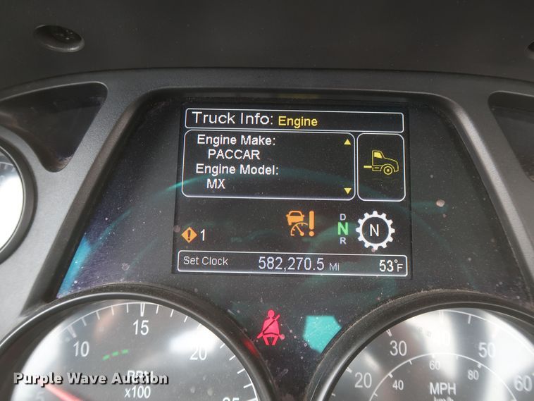 image for item KR9822 2019 Peterbilt 579  semi truck