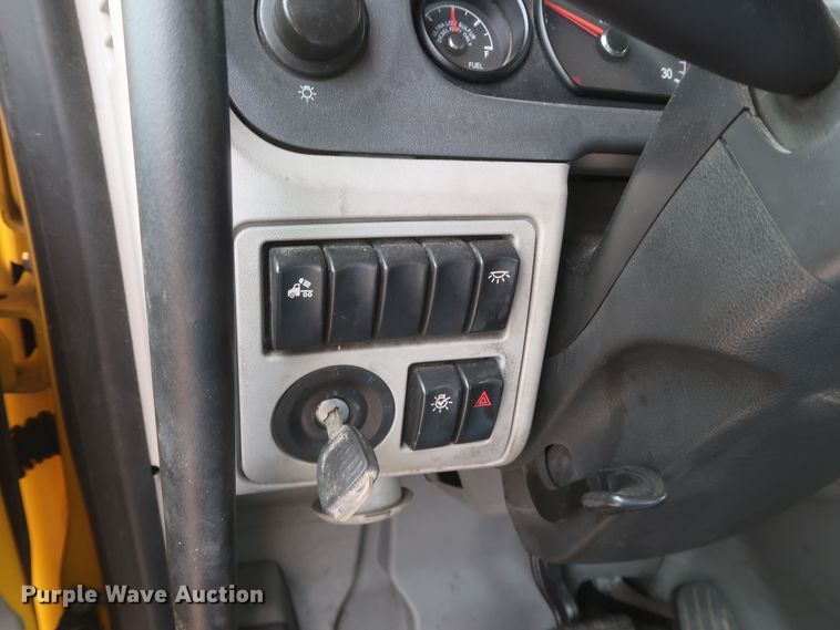 image for item KR9822 2019 Peterbilt 579  semi truck