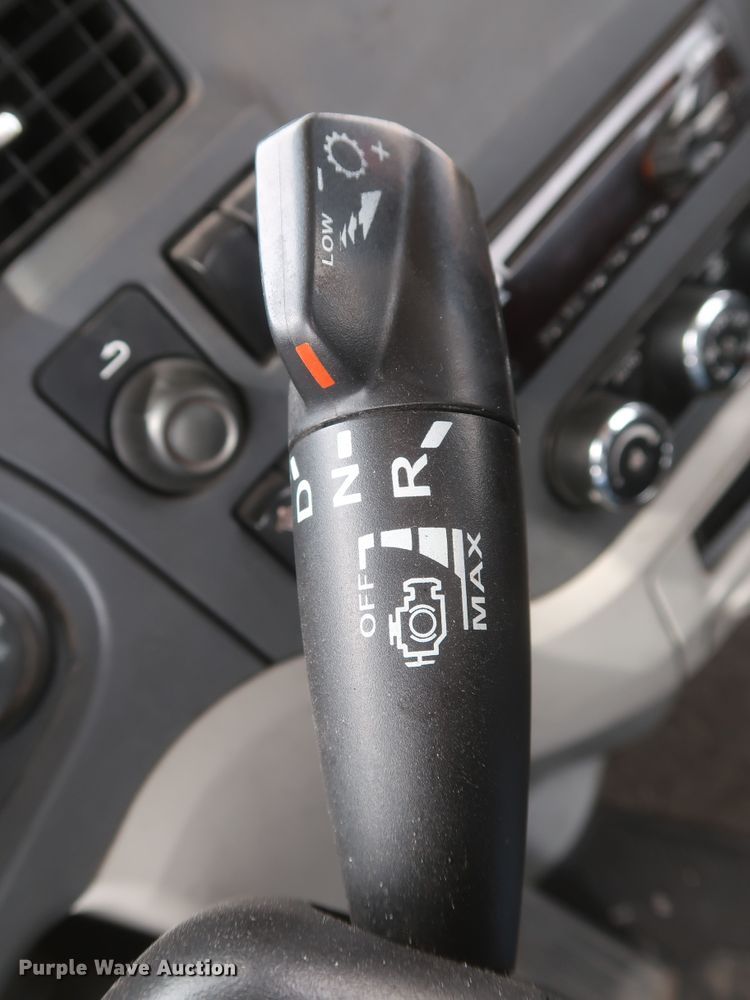 image for item KR9822 2019 Peterbilt 579  semi truck