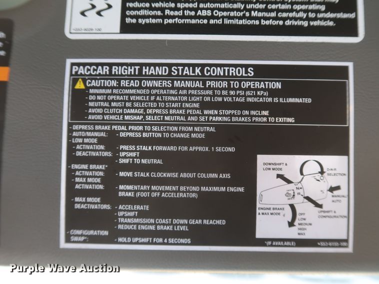 image for item KR9822 2019 Peterbilt 579  semi truck