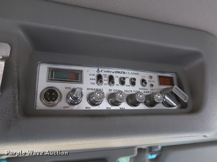 image for item KR9822 2019 Peterbilt 579  semi truck