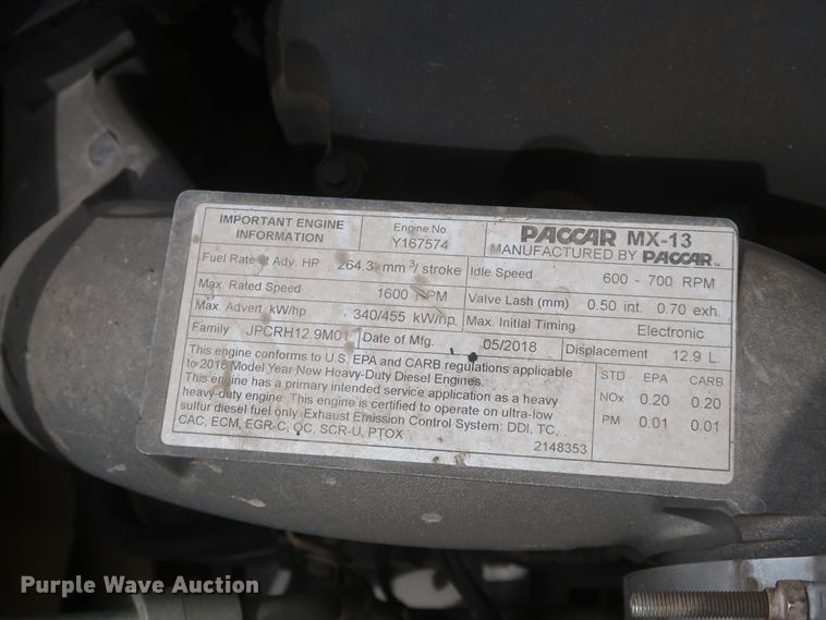 image for item KR9822 2019 Peterbilt 579  semi truck