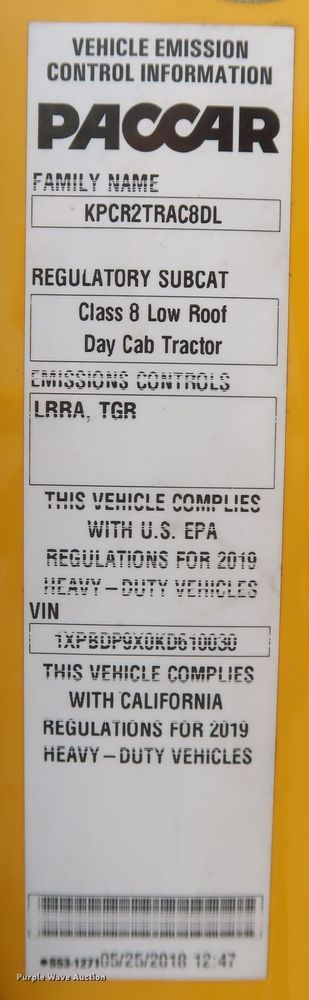 image for item KR9822 2019 Peterbilt 579  semi truck