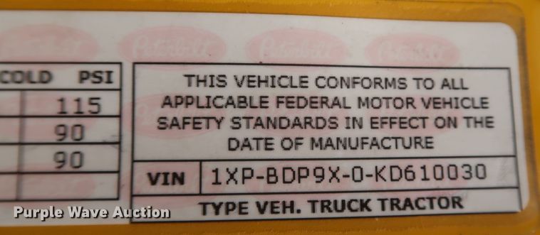 image for item KR9822 2019 Peterbilt 579  semi truck