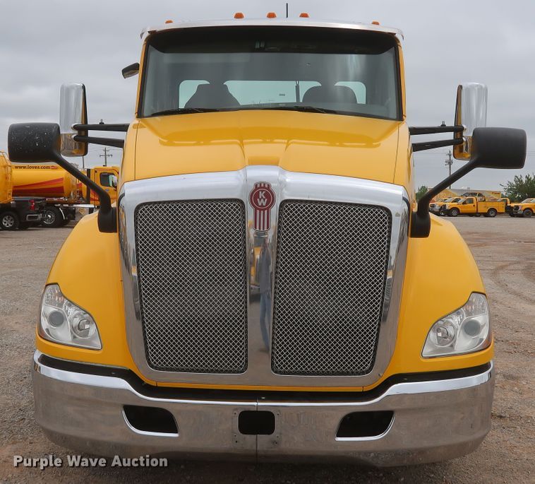 image for item KR9823 2019 Kenworth T680  semi truck