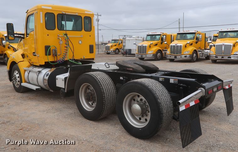 image for item KR9823 2019 Kenworth T680  semi truck