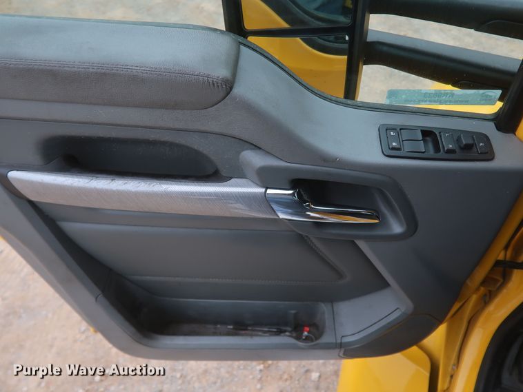 image for item KR9823 2019 Kenworth T680  semi truck