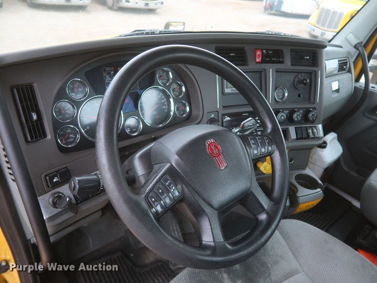 image for item KR9823 2019 Kenworth T680  semi truck