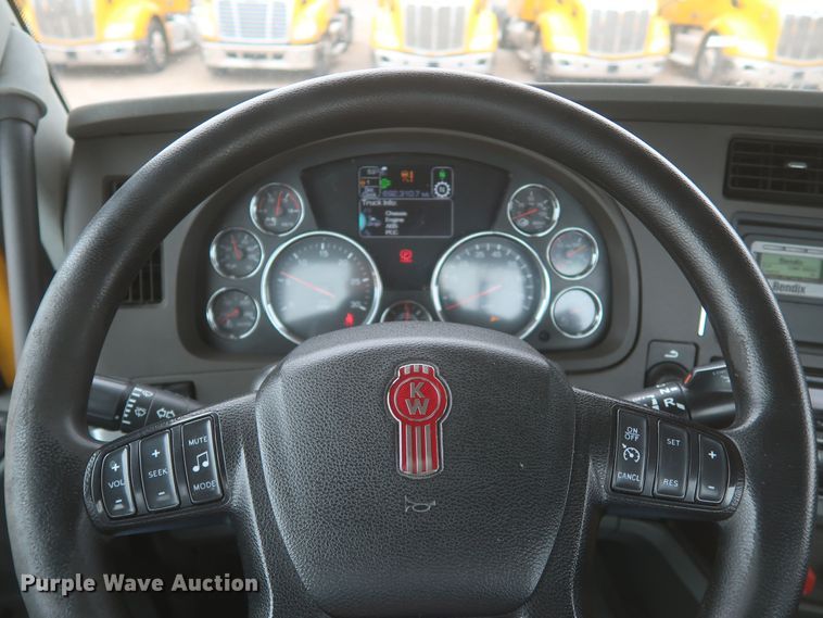 image for item KR9823 2019 Kenworth T680  semi truck
