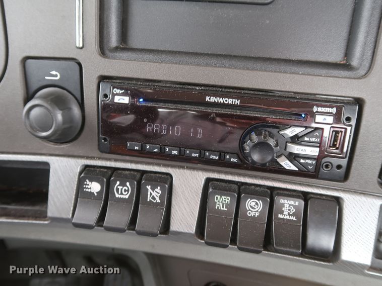 image for item KR9823 2019 Kenworth T680  semi truck