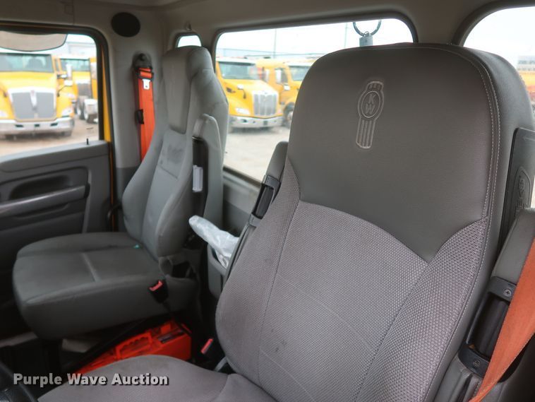 image for item KR9823 2019 Kenworth T680  semi truck