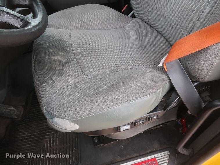 image for item KR9823 2019 Kenworth T680  semi truck