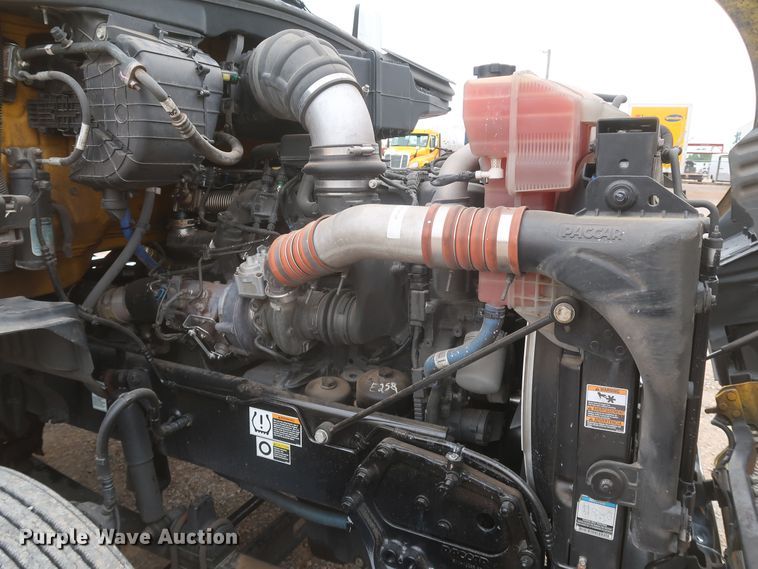 image for item KR9823 2019 Kenworth T680  semi truck