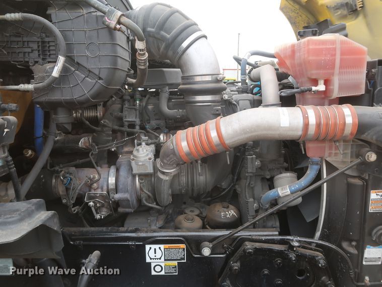 image for item KR9823 2019 Kenworth T680  semi truck