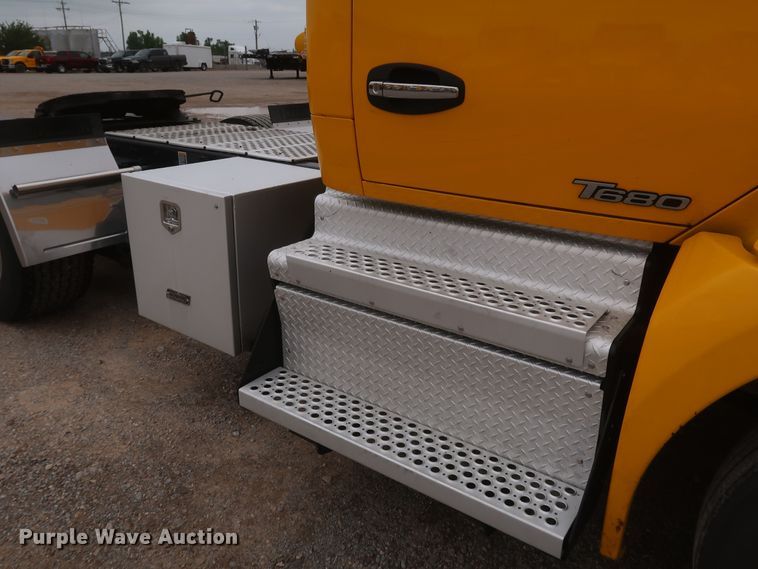 image for item KR9823 2019 Kenworth T680  semi truck