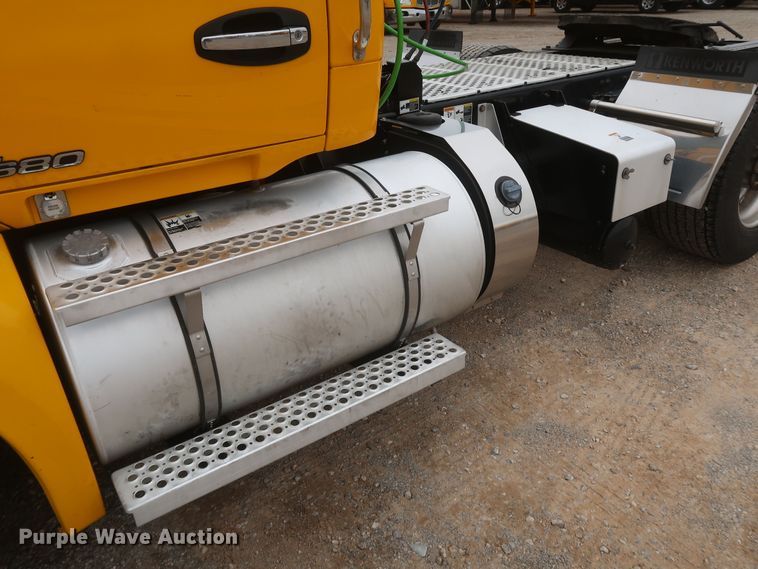 image for item KR9823 2019 Kenworth T680  semi truck