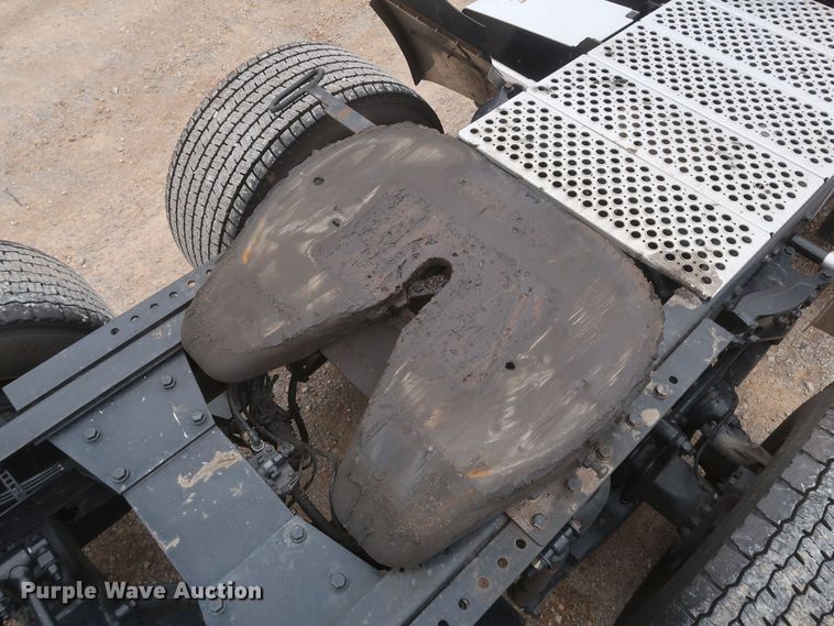 image for item KR9823 2019 Kenworth T680  semi truck