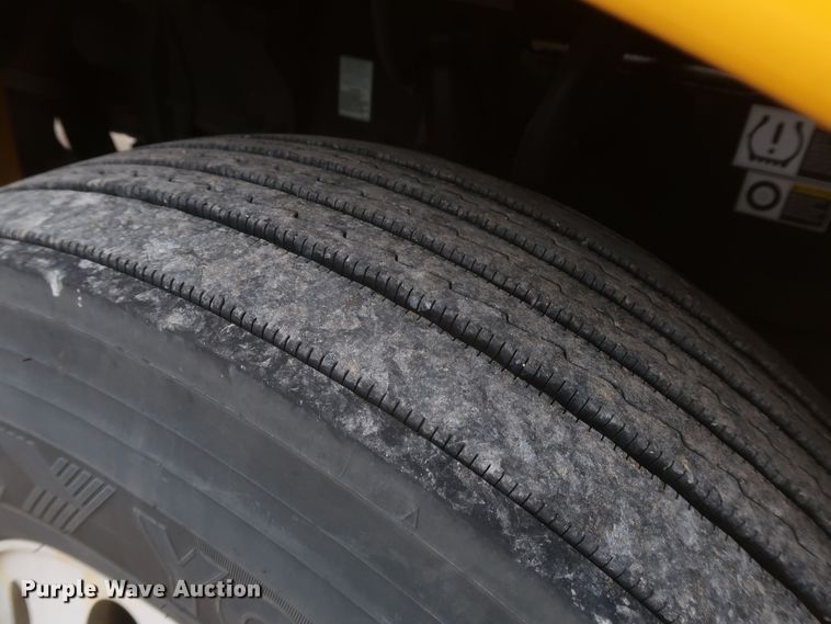 image for item KR9823 2019 Kenworth T680  semi truck