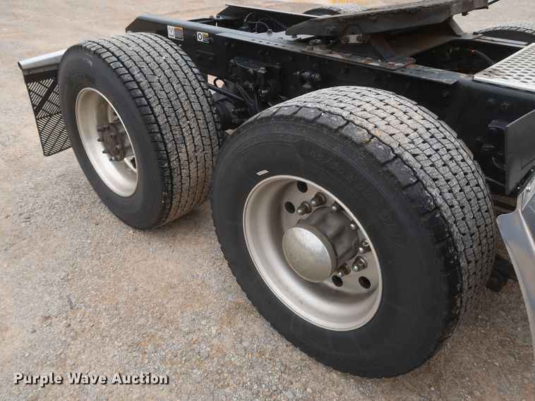 image for item KR9823 2019 Kenworth T680  semi truck