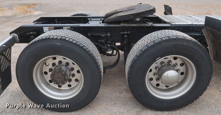 image for item KR9823 2019 Kenworth T680  semi truck