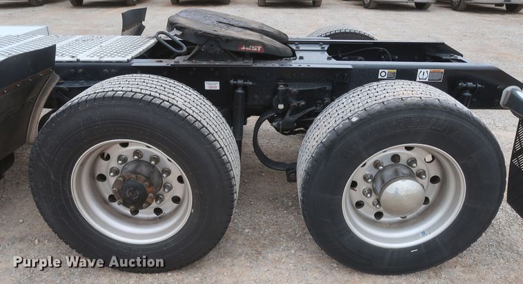 image for item KR9823 2019 Kenworth T680  semi truck