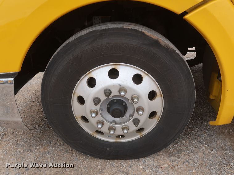 image for item KR9823 2019 Kenworth T680  semi truck