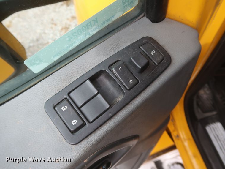 image for item KR9824 2019 Kenworth T680  semi truck