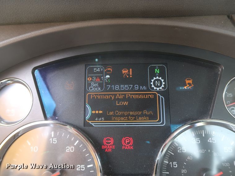 image for item KR9824 2019 Kenworth T680  semi truck