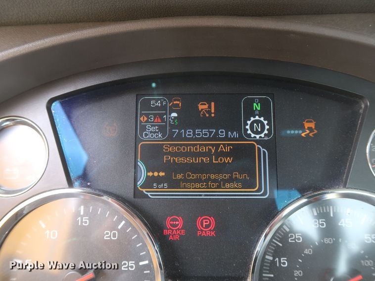 image for item KR9824 2019 Kenworth T680  semi truck