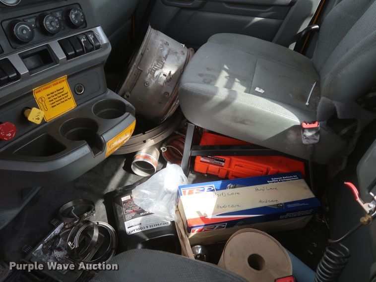 image for item KR9824 2019 Kenworth T680  semi truck