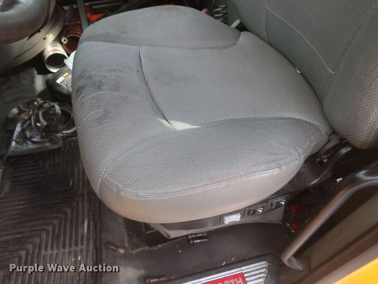 image for item KR9824 2019 Kenworth T680  semi truck