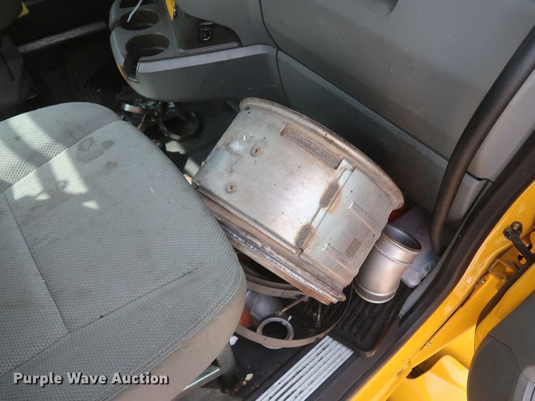 image for item KR9824 2019 Kenworth T680  semi truck