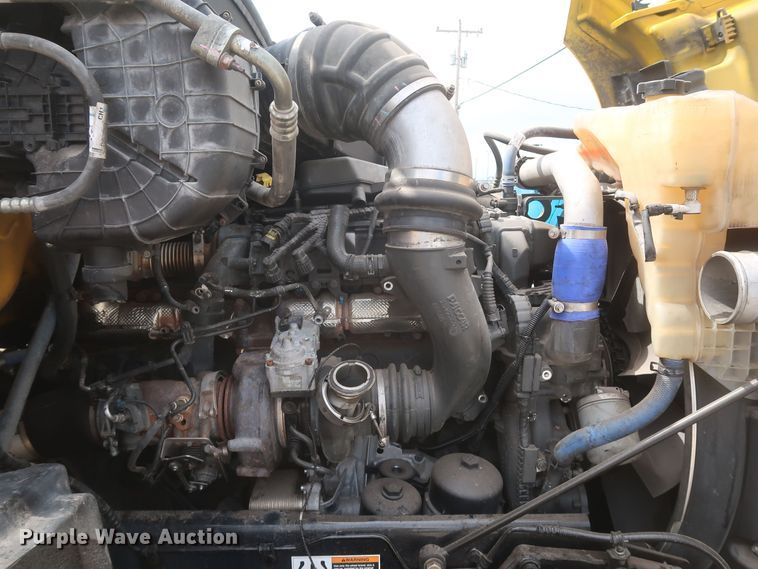 image for item KR9824 2019 Kenworth T680  semi truck