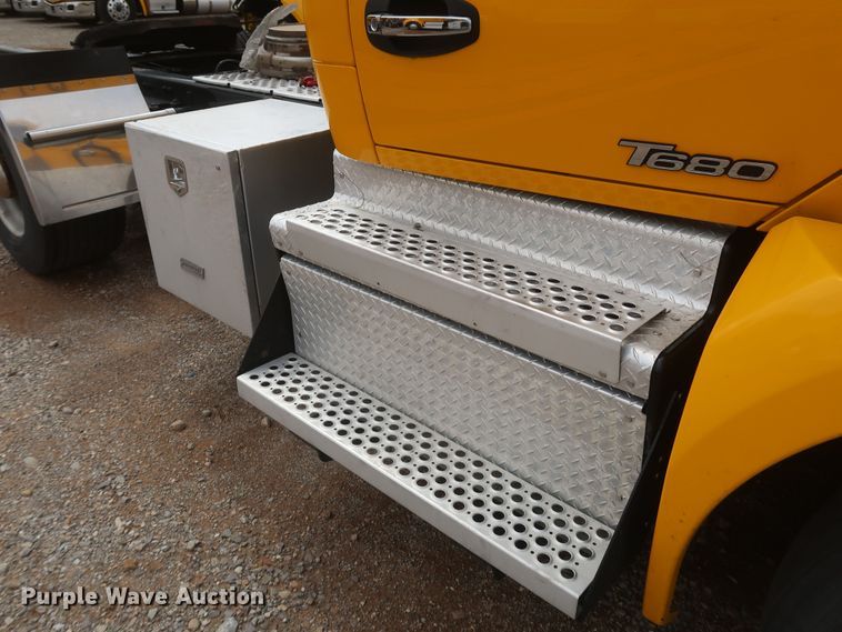 image for item KR9824 2019 Kenworth T680  semi truck