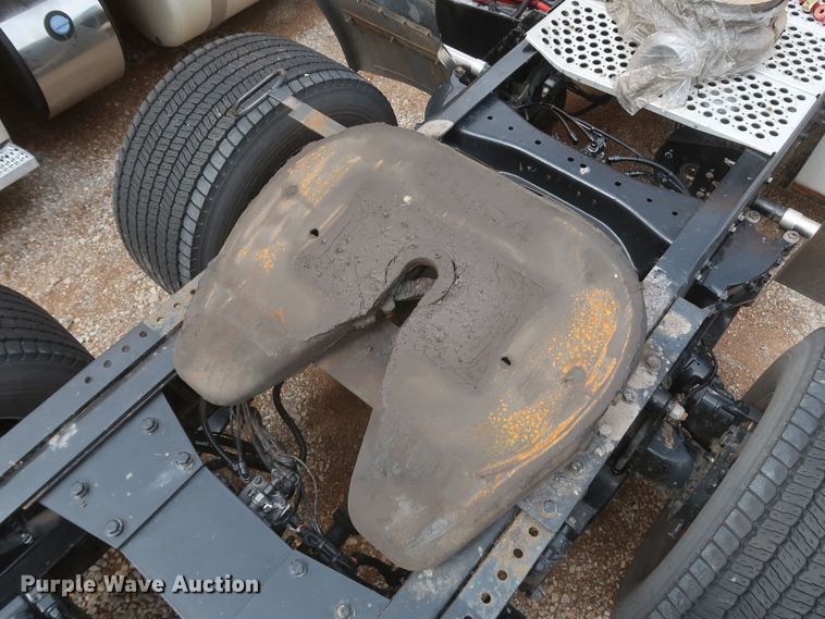 image for item KR9824 2019 Kenworth T680  semi truck