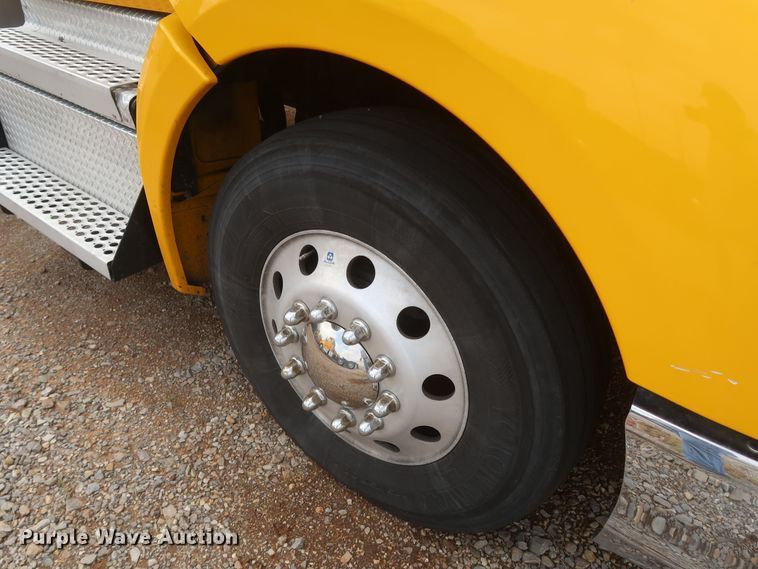image for item KR9824 2019 Kenworth T680  semi truck