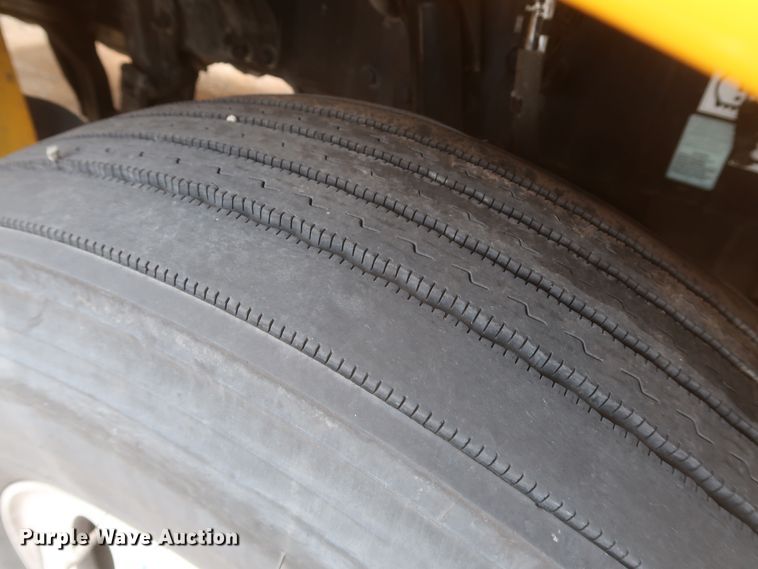 image for item KR9824 2019 Kenworth T680  semi truck