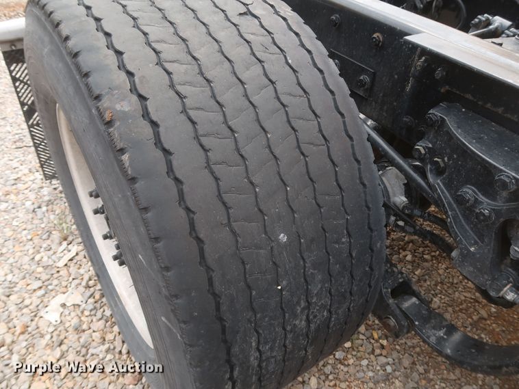 image for item KR9824 2019 Kenworth T680  semi truck