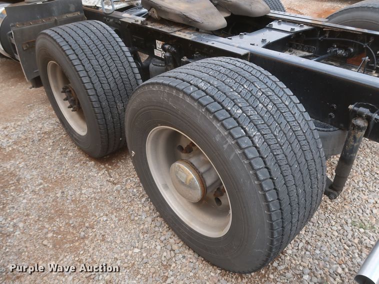 image for item KR9824 2019 Kenworth T680  semi truck