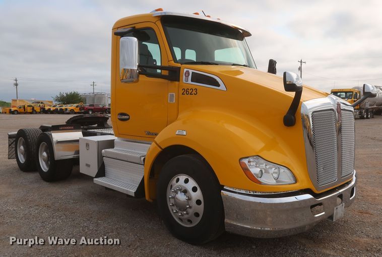 image for item KR9825 2019 Kenworth T680  semi truck