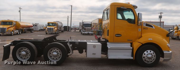 image for item KR9825 2019 Kenworth T680  semi truck