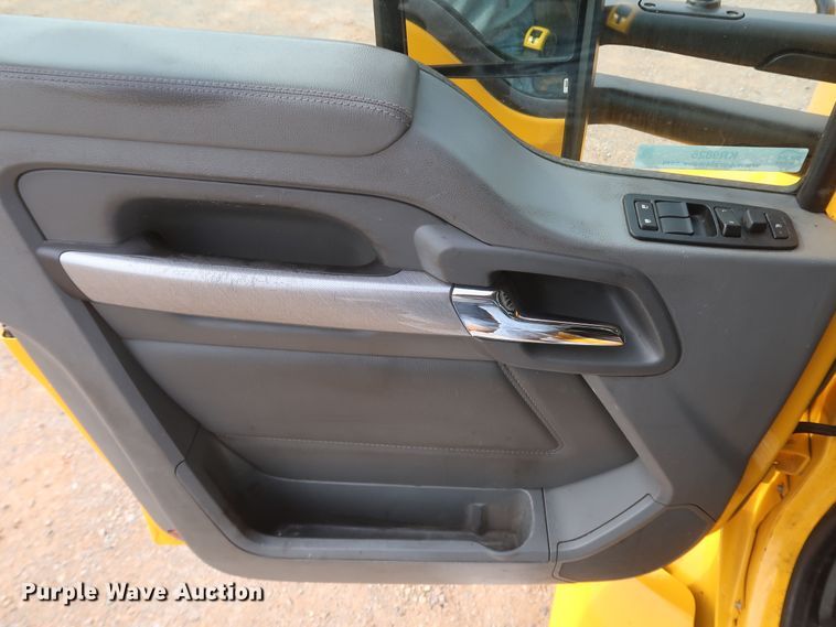 image for item KR9825 2019 Kenworth T680  semi truck