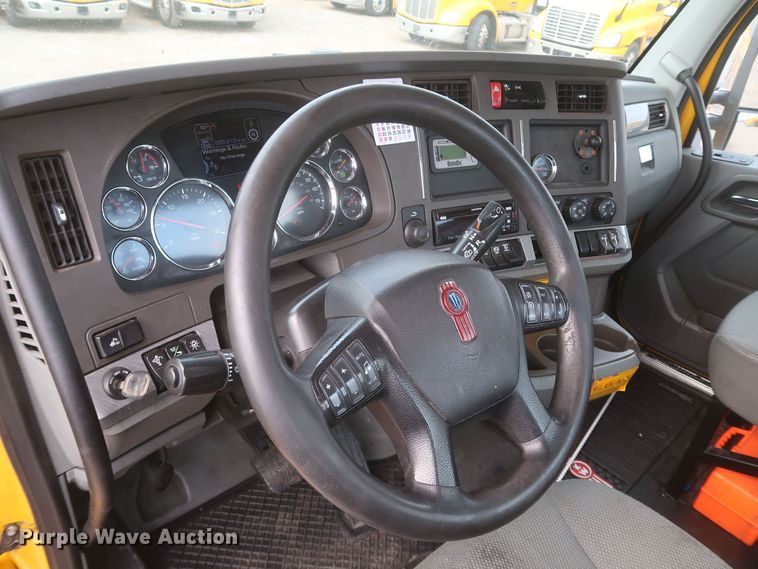 image for item KR9825 2019 Kenworth T680  semi truck