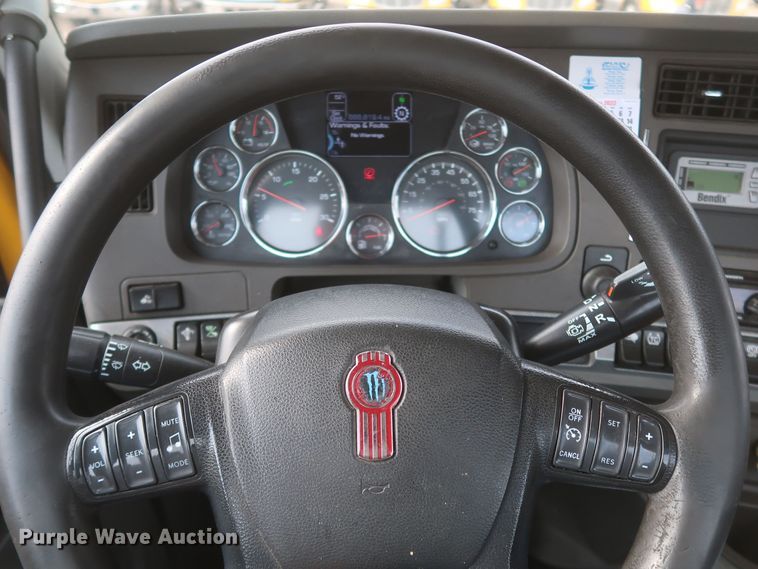 image for item KR9825 2019 Kenworth T680  semi truck