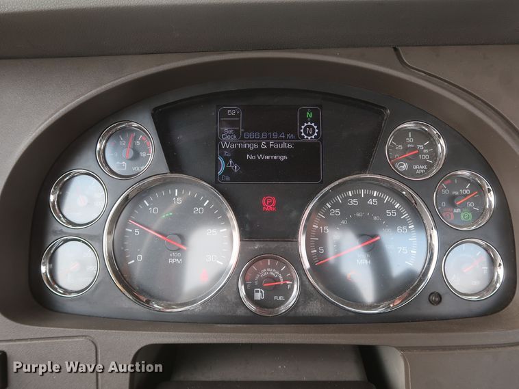 image for item KR9825 2019 Kenworth T680  semi truck