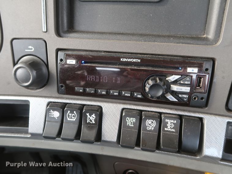 image for item KR9825 2019 Kenworth T680  semi truck