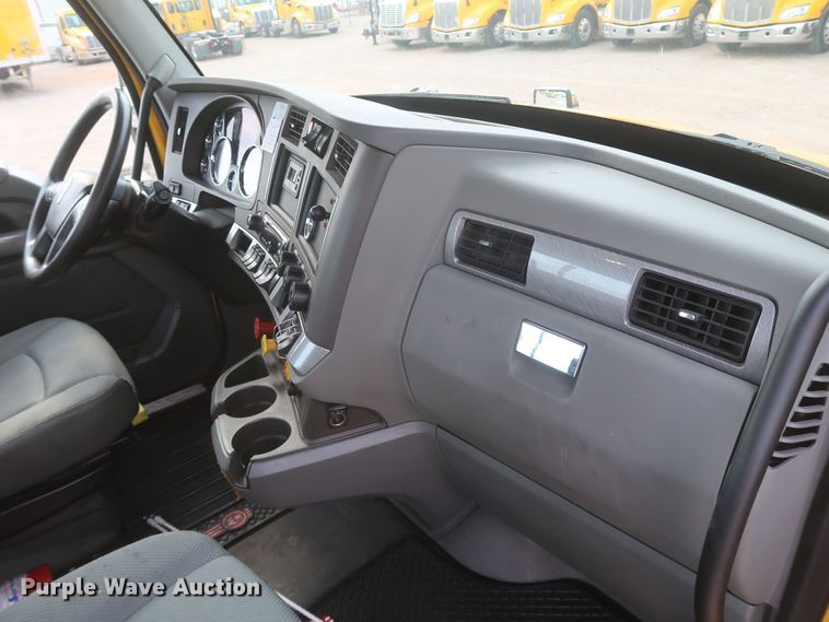 image for item KR9825 2019 Kenworth T680  semi truck