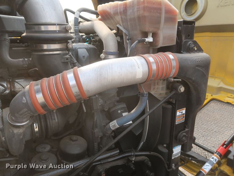 image for item KR9825 2019 Kenworth T680  semi truck