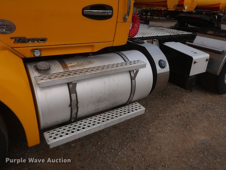 image for item KR9825 2019 Kenworth T680  semi truck
