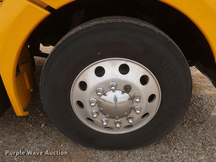 image for item KR9825 2019 Kenworth T680  semi truck